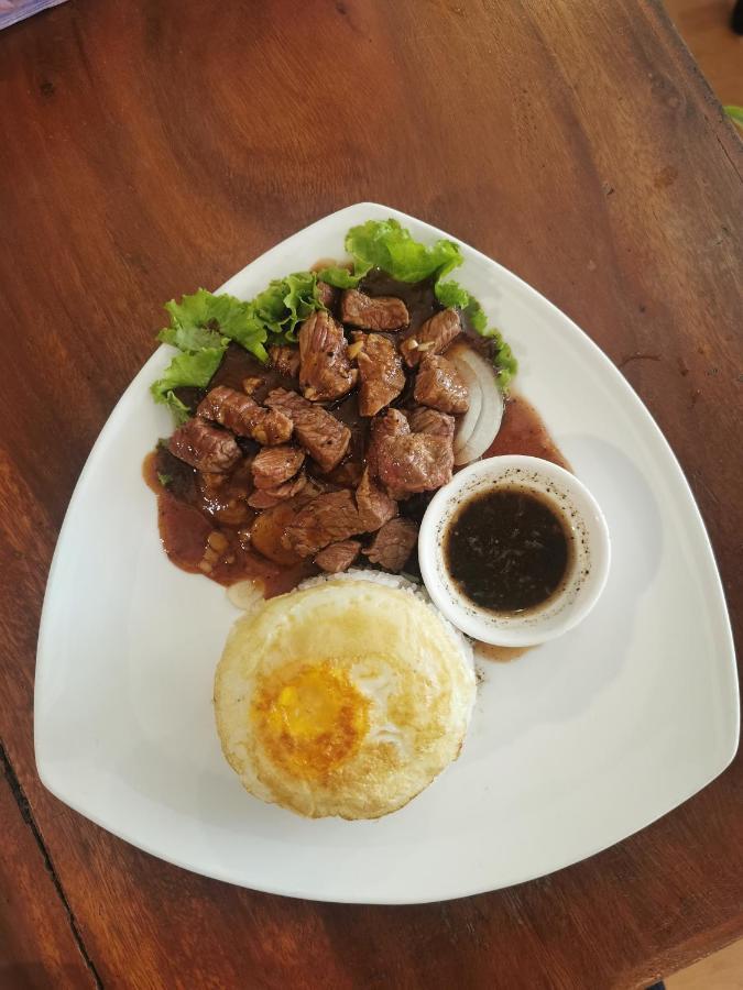 Sovanphum Guesthouse And Restaurant Phnom-Penh Buitenkant foto