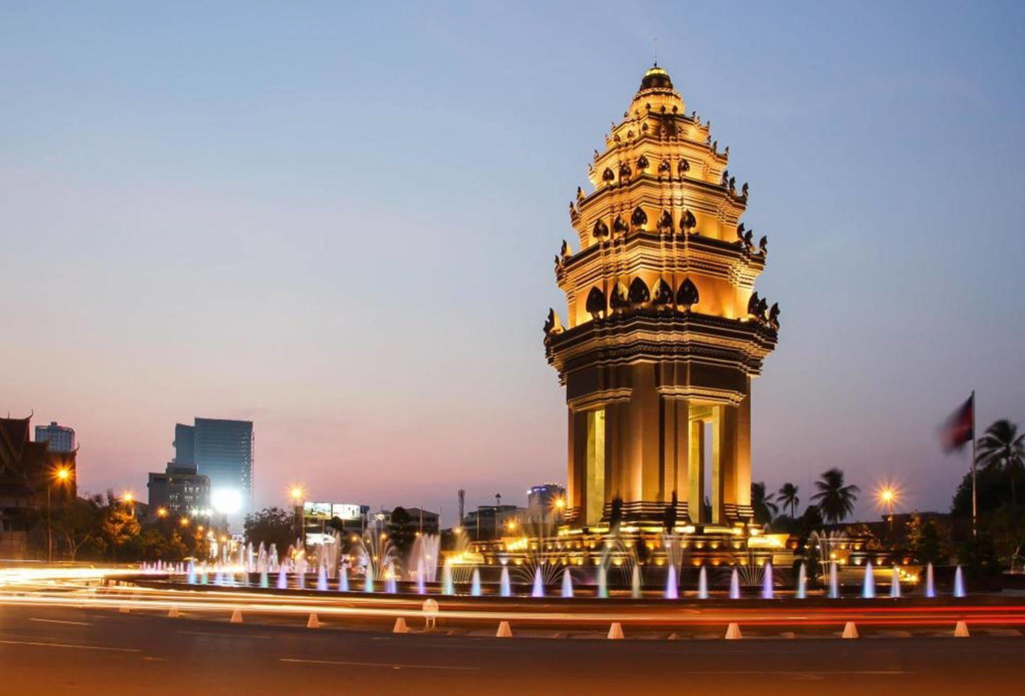 Sovanphum Guesthouse And Restaurant Phnom-Penh Buitenkant foto