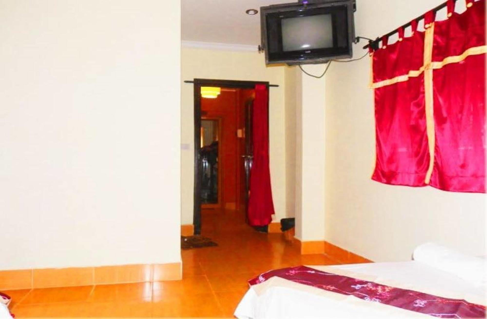 Sovanphum Guesthouse And Restaurant Phnom-Penh Buitenkant foto
