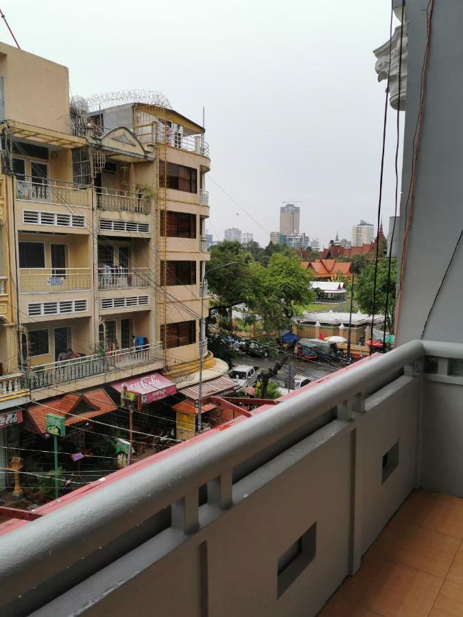 Sovanphum Guesthouse And Restaurant Phnom-Penh Buitenkant foto